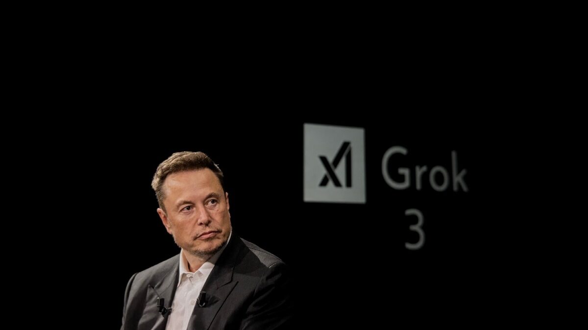Машината за порно на Илон Мъск: Как платформата X се превърна в убежище за съдържание за възрастни
