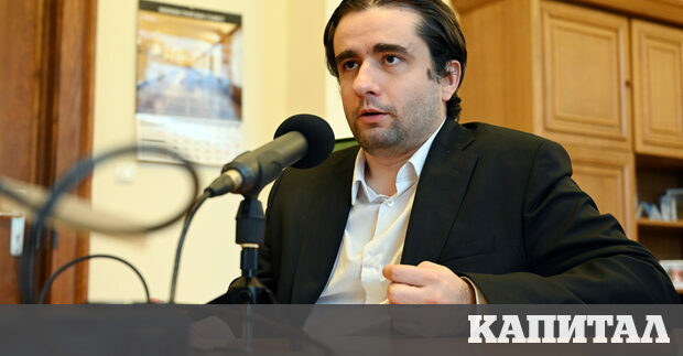Изминаха 21 години откакто президентът Петър Стоянов положи първия електронен