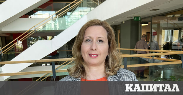 ВизиткаСветлана Йорданова е експерт Опазване на околната среда и зелени