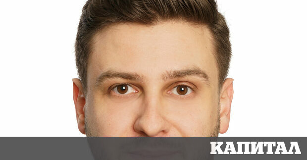 ВизиткаВладимир Цеков е завършил Националната финансово стопанска гимназия в София и