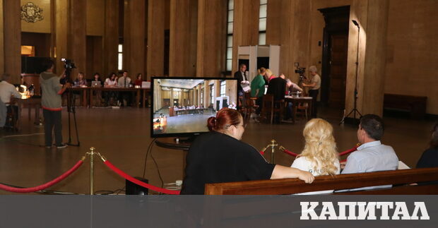 Всички шестима новоизбрани членове на ВСС от съдийската квота са