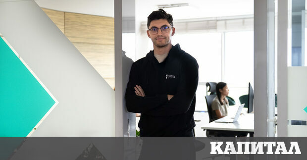 Infinite Lambda използва собствено разработен софтуер който подрежда данните на