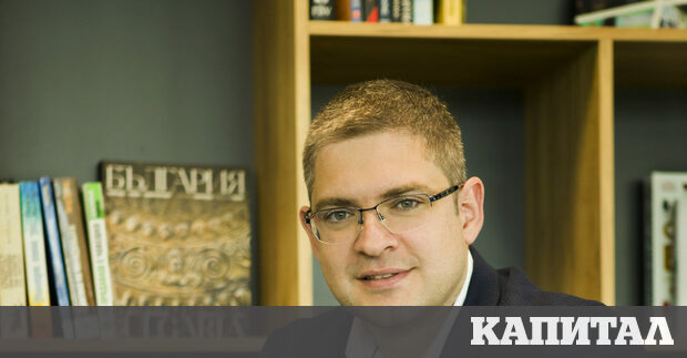 ВизиткаИван Житиянов започва кариерата си на 15 годишна възраст като разработчик