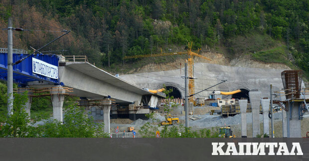 Укрепването на свлачището при Струма започва след две години бавене