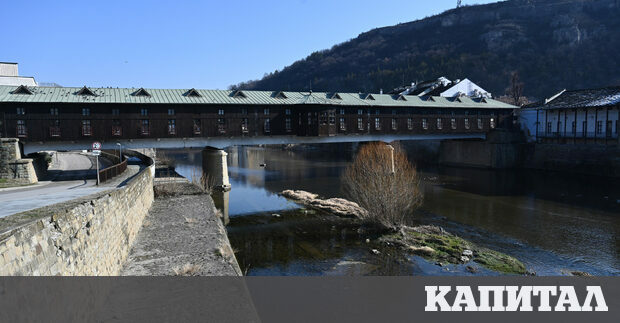 За 30 години градът се е стопил наполовина и днес