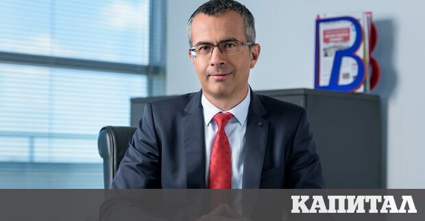 ВизиткаАнгел Матеев е генерален мениджър сектор Банкиране на дребно в