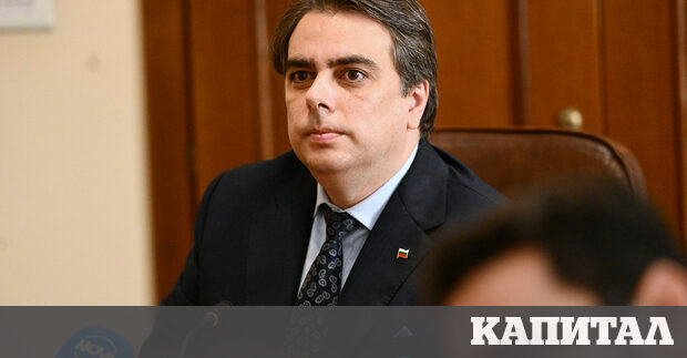 Асен Василев представи финансов план без нови щедри разходи и