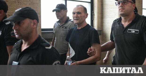 Ден след като прокуратурата обяви че е прекратила разследването за