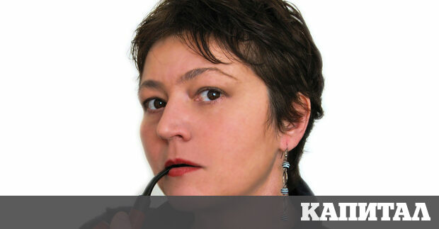 На най известната си портретна снимка Алина Нелега е с лула