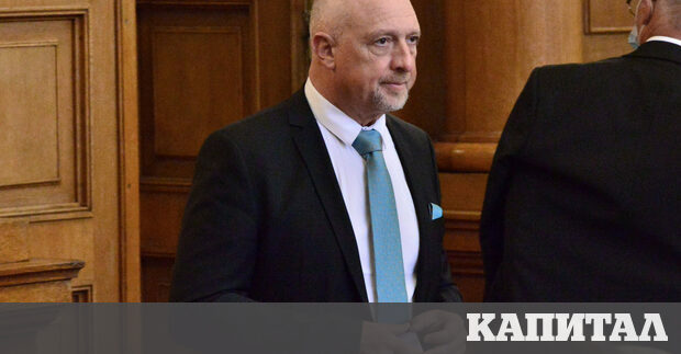 За сега двете политически партии не са коментирали но самият