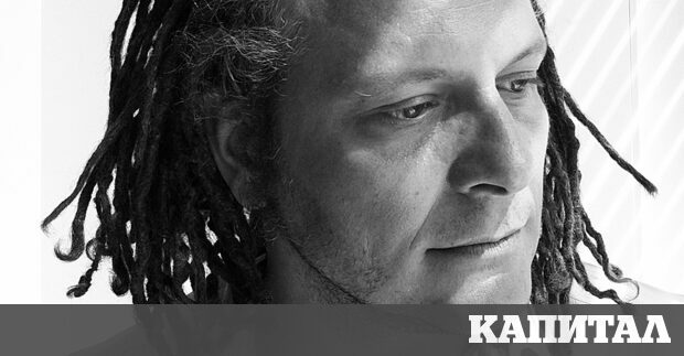 През 1998 г роденият в Мюнхен и работещ в Ню